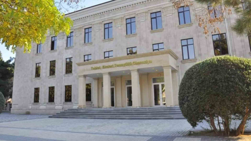 Sumqayıtda tanınmış gimnaziyanın şagirdləri sinifsiz qalıb